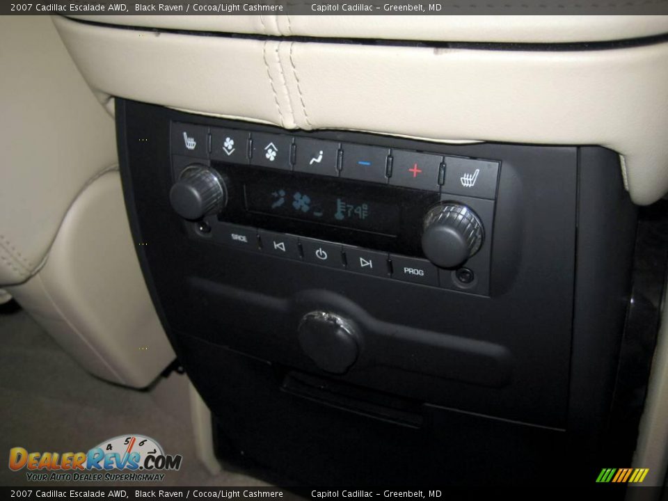 2007 Cadillac Escalade AWD Black Raven / Cocoa/Light Cashmere Photo #22