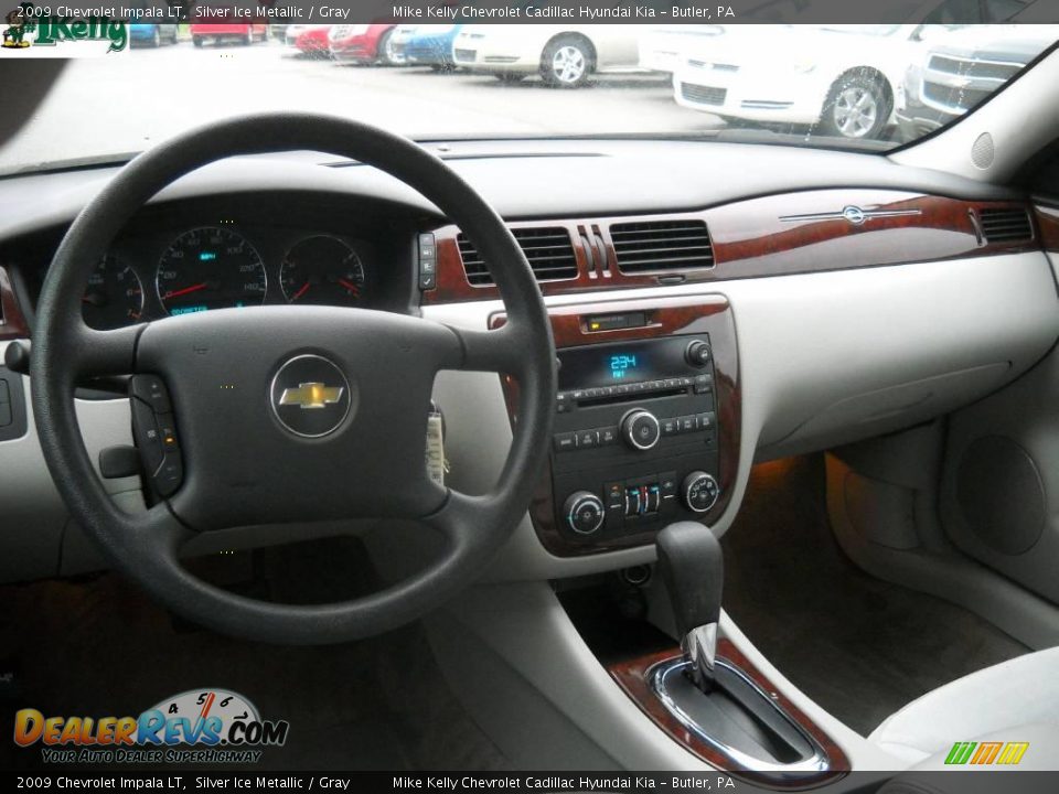 2009 Chevrolet Impala LT Silver Ice Metallic / Gray Photo #12