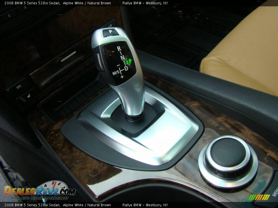 2008 BMW 5 Series 528xi Sedan Alpine White / Natural Brown Photo #14