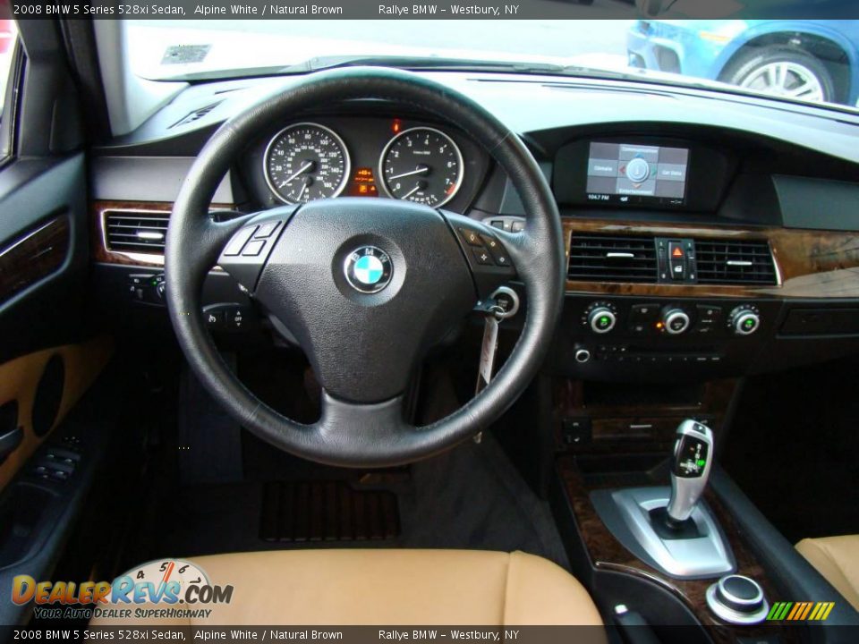 2008 BMW 5 Series 528xi Sedan Alpine White / Natural Brown Photo #12