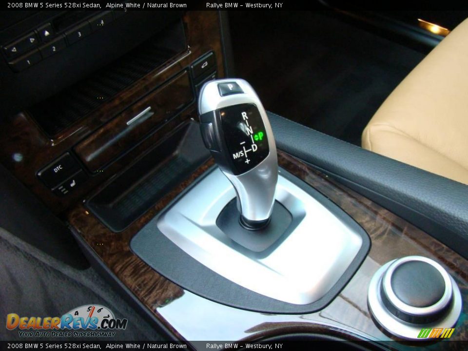 2008 BMW 5 Series 528xi Sedan Alpine White / Natural Brown Photo #14