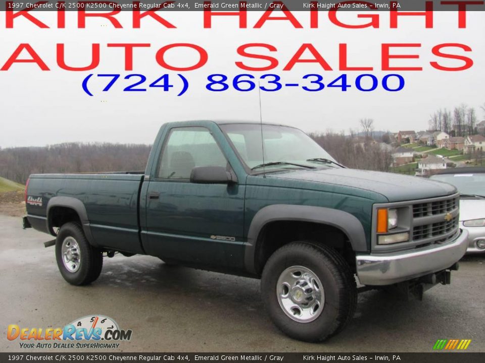 1997 Chevrolet C/K 2500 K2500 Cheyenne Regular Cab 4x4 Emerald Green Metallic / Gray Photo #1