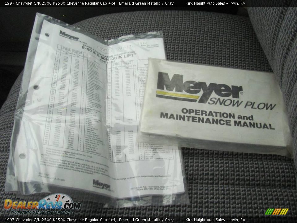 1997 Chevrolet C/K 2500 K2500 Cheyenne Regular Cab 4x4 Emerald Green Metallic / Gray Photo #17