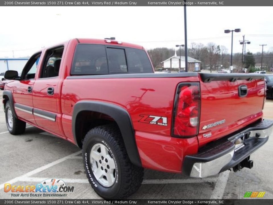 2006 Chevrolet Silverado 1500 Z71 Crew Cab 4x4 Victory Red / Medium Gray Photo #5