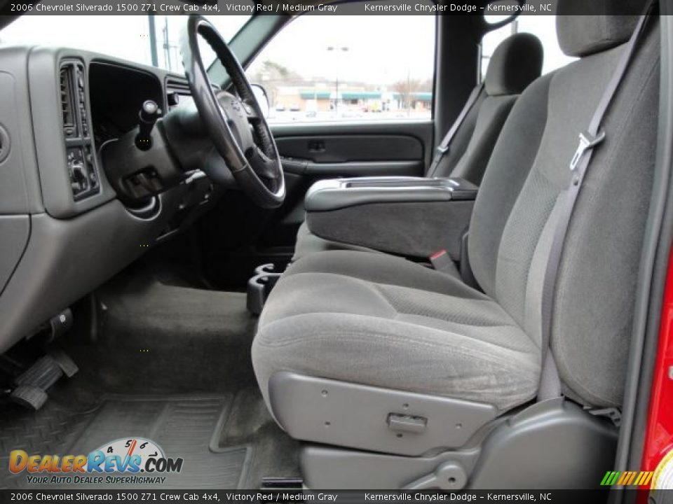 2006 Chevrolet Silverado 1500 Z71 Crew Cab 4x4 Victory Red / Medium Gray Photo #14