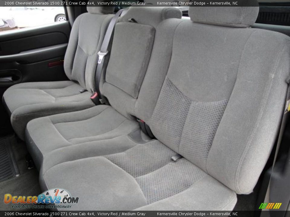 2006 Chevrolet Silverado 1500 Z71 Crew Cab 4x4 Victory Red / Medium Gray Photo #15
