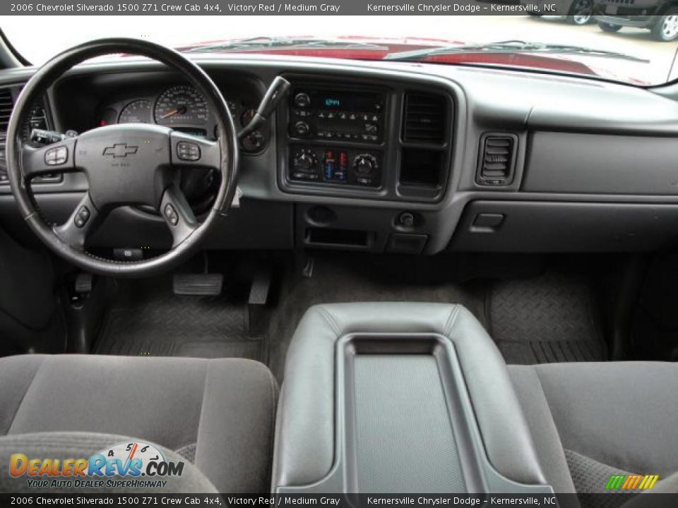 2006 Chevrolet Silverado 1500 Z71 Crew Cab 4x4 Victory Red / Medium Gray Photo #22