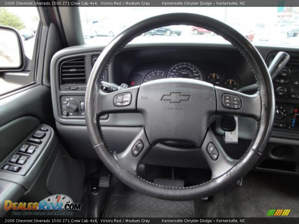 2006 Chevrolet Silverado 1500 Z71 Crew Cab 4x4 Victory Red / Medium Gray Photo #24