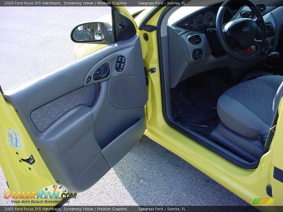 2003 Ford Focus ZX5 Hatchback Screaming Yellow / Medium Graphite Photo #9