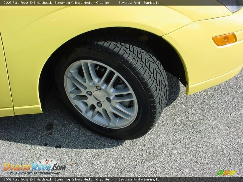 2003 Ford Focus ZX5 Hatchback Screaming Yellow / Medium Graphite Photo #14