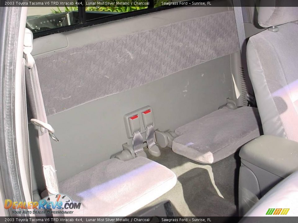 2003 Toyota Tacoma V6 TRD Xtracab 4x4 Lunar Mist Silver Metallic / Charcoal Photo #13
