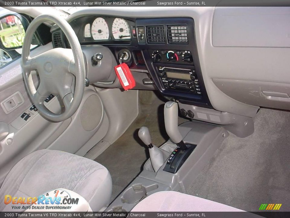 2003 Toyota Tacoma V6 TRD Xtracab 4x4 Lunar Mist Silver Metallic / Charcoal Photo #14
