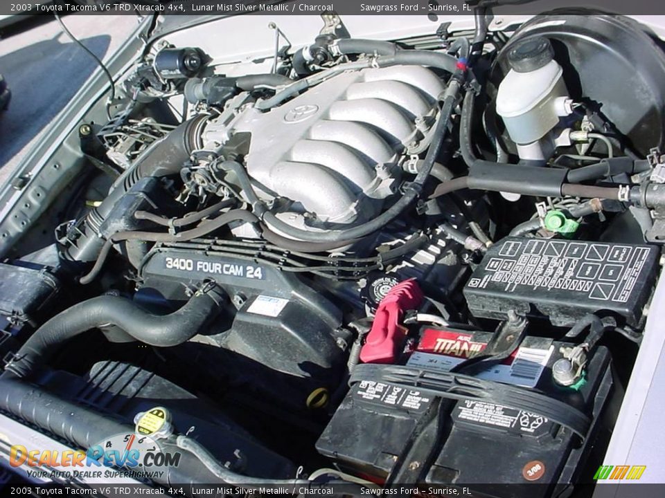 2003 Toyota Tacoma V6 TRD Xtracab 4x4 Lunar Mist Silver Metallic / Charcoal Photo #15