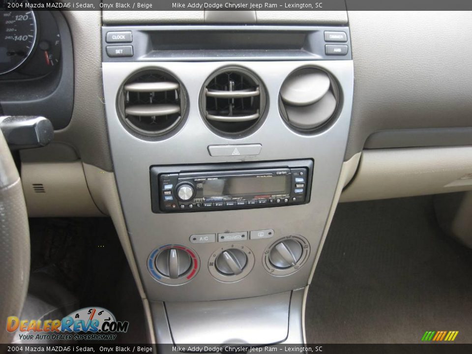 2004 Mazda MAZDA6 i Sedan Onyx Black / Beige Photo #10