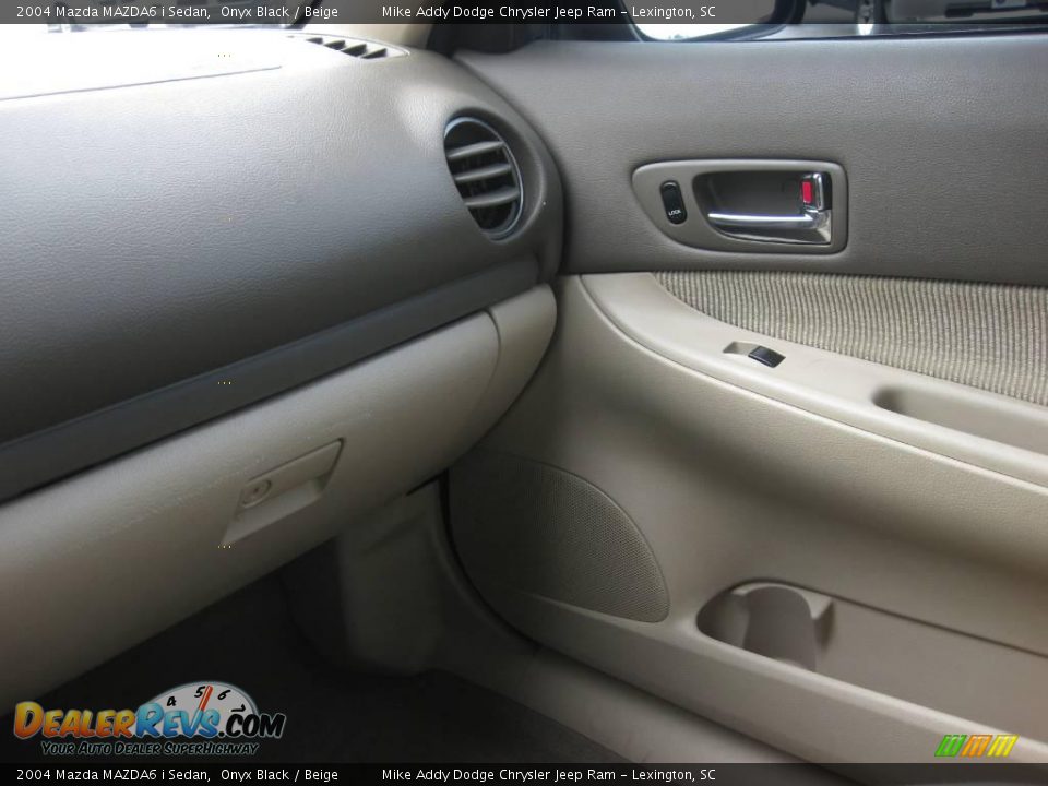 2004 Mazda MAZDA6 i Sedan Onyx Black / Beige Photo #14