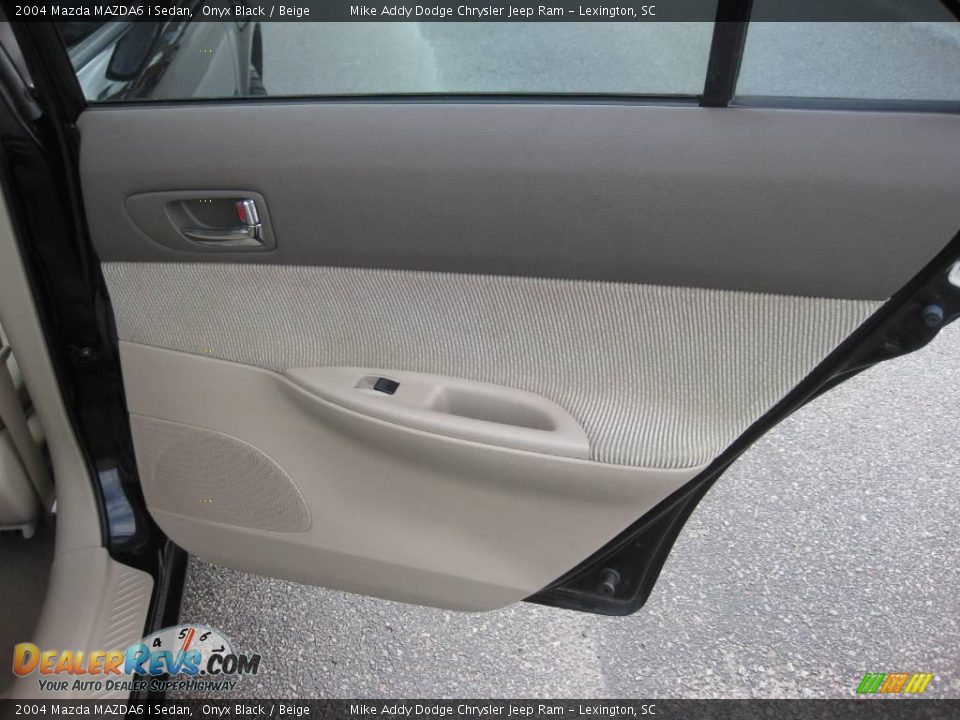 2004 Mazda MAZDA6 i Sedan Onyx Black / Beige Photo #23