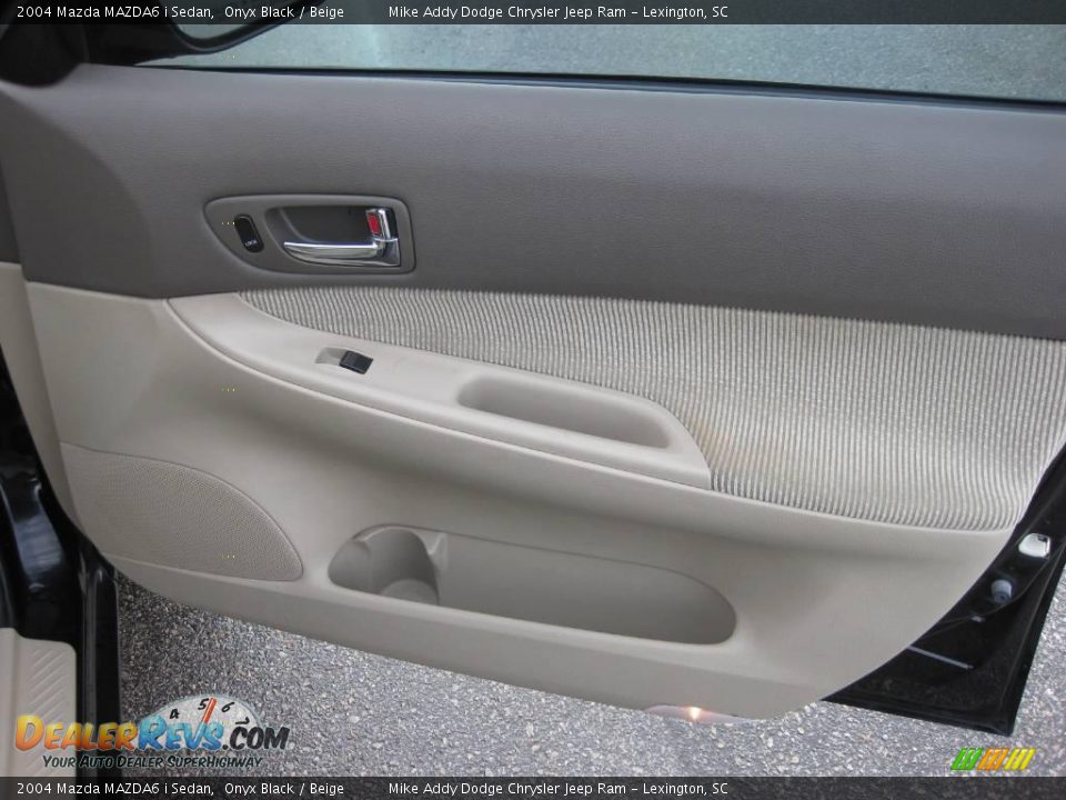 2004 Mazda MAZDA6 i Sedan Onyx Black / Beige Photo #25