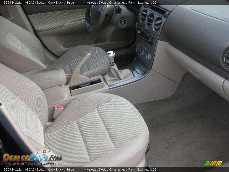 2004 Mazda MAZDA6 i Sedan Onyx Black / Beige Photo #26