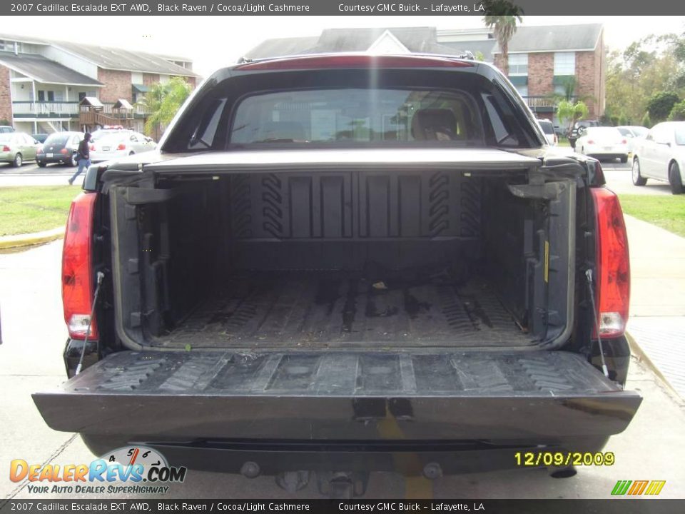 2007 Cadillac Escalade EXT AWD Black Raven / Cocoa/Light Cashmere Photo #2