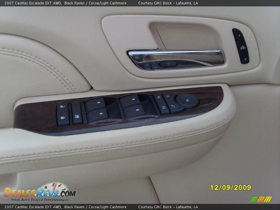2007 Cadillac Escalade EXT AWD Black Raven / Cocoa/Light Cashmere Photo #9