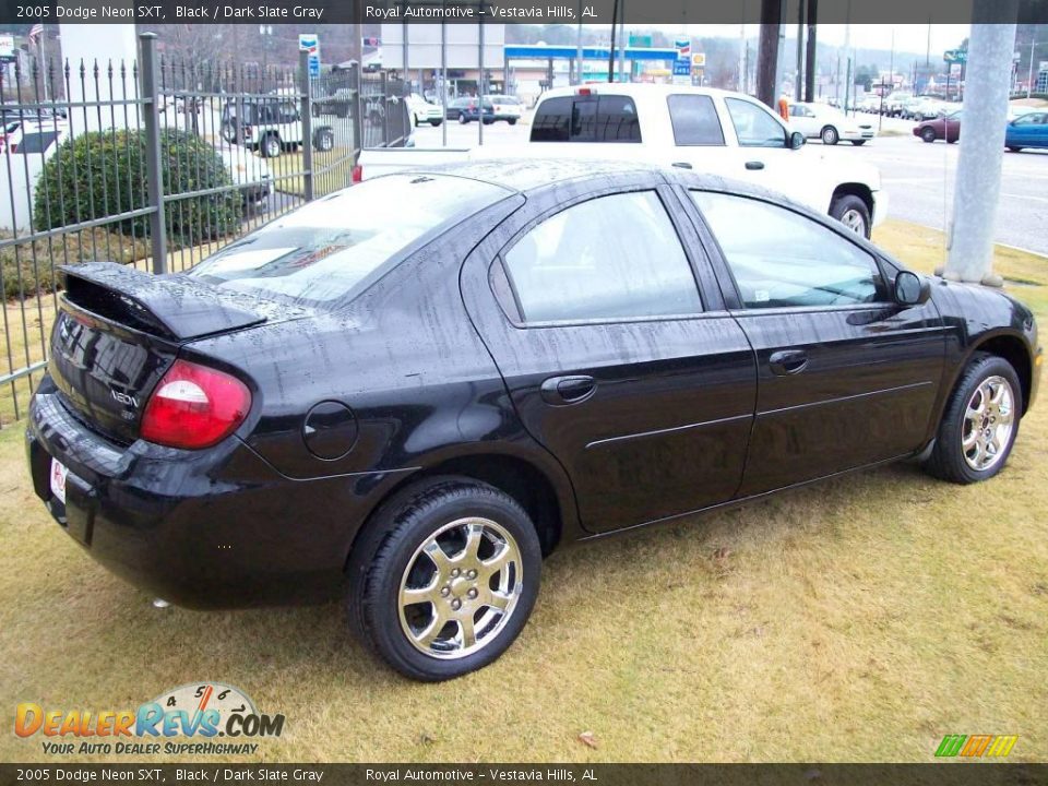 2005 Dodge Neon SXT Black / Dark Slate Gray Photo #4