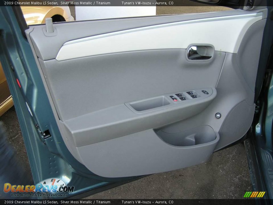 2009 Chevrolet Malibu LS Sedan Silver Moss Metallic / Titanium Photo #13