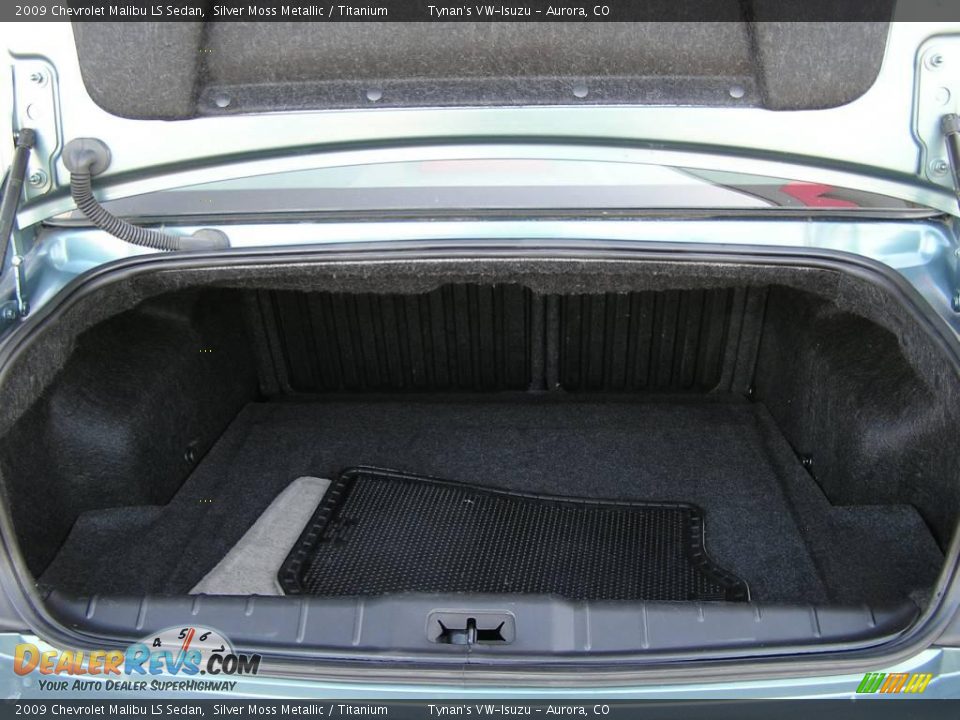2009 Chevrolet Malibu LS Sedan Silver Moss Metallic / Titanium Photo #14