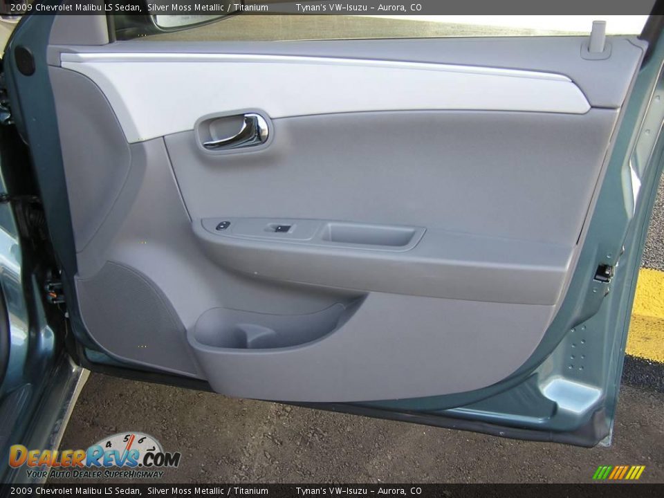 2009 Chevrolet Malibu LS Sedan Silver Moss Metallic / Titanium Photo #15