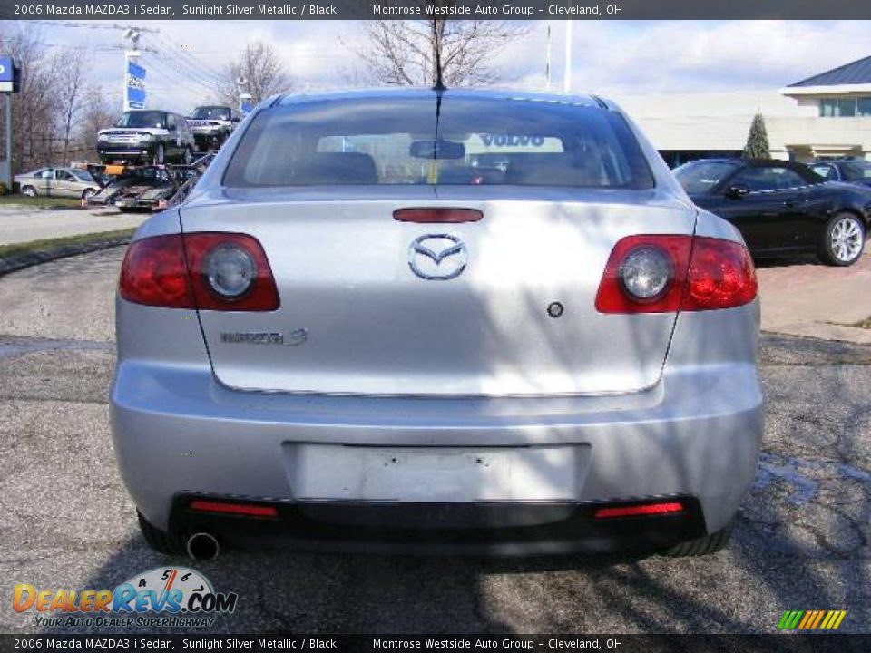 2006 Mazda MAZDA3 i Sedan Sunlight Silver Metallic / Black Photo #4