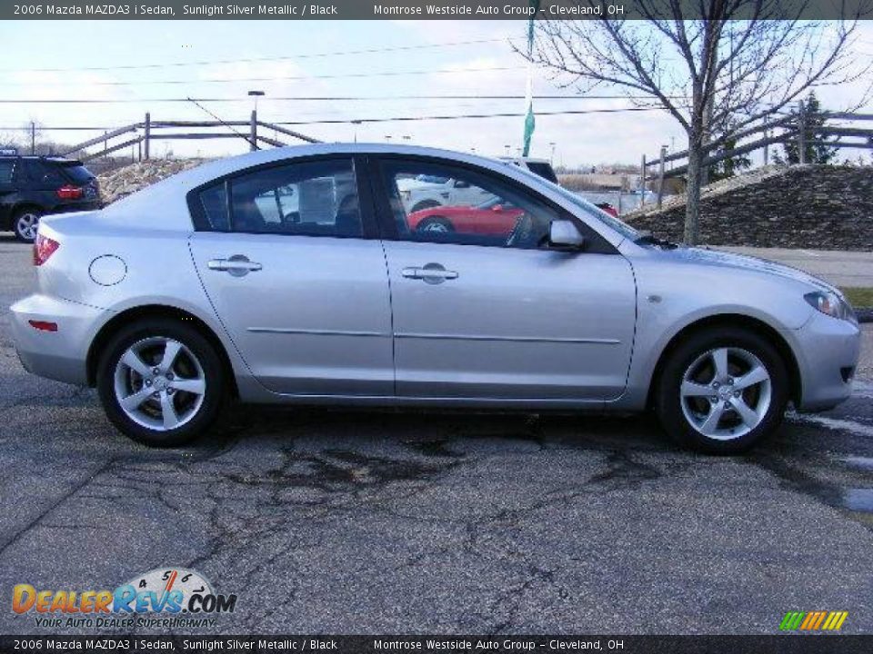 2006 Mazda MAZDA3 i Sedan Sunlight Silver Metallic / Black Photo #6