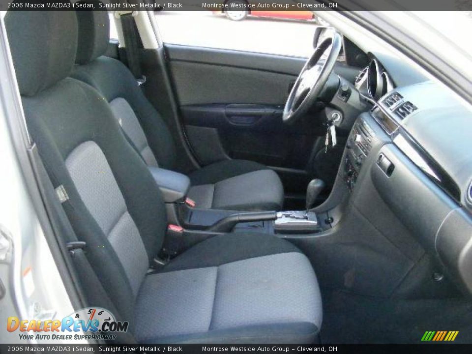2006 Mazda MAZDA3 i Sedan Sunlight Silver Metallic / Black Photo #13