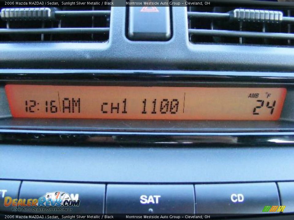 2006 Mazda MAZDA3 i Sedan Sunlight Silver Metallic / Black Photo #20