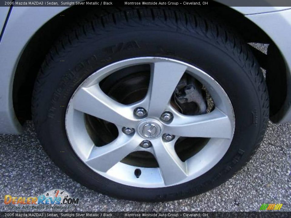 2006 Mazda MAZDA3 i Sedan Sunlight Silver Metallic / Black Photo #28