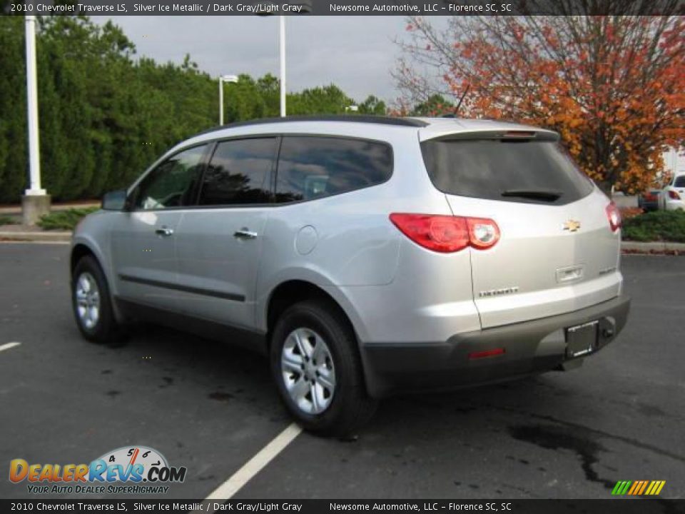 2010 Chevrolet Traverse LS Silver Ice Metallic / Dark Gray/Light Gray Photo #2