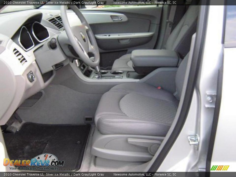 2010 Chevrolet Traverse LS Silver Ice Metallic / Dark Gray/Light Gray Photo #3