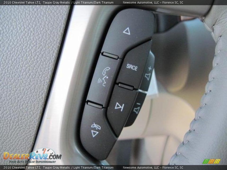 2010 Chevrolet Tahoe LTZ Taupe Gray Metallic / Light Titanium/Dark Titanium Photo #8