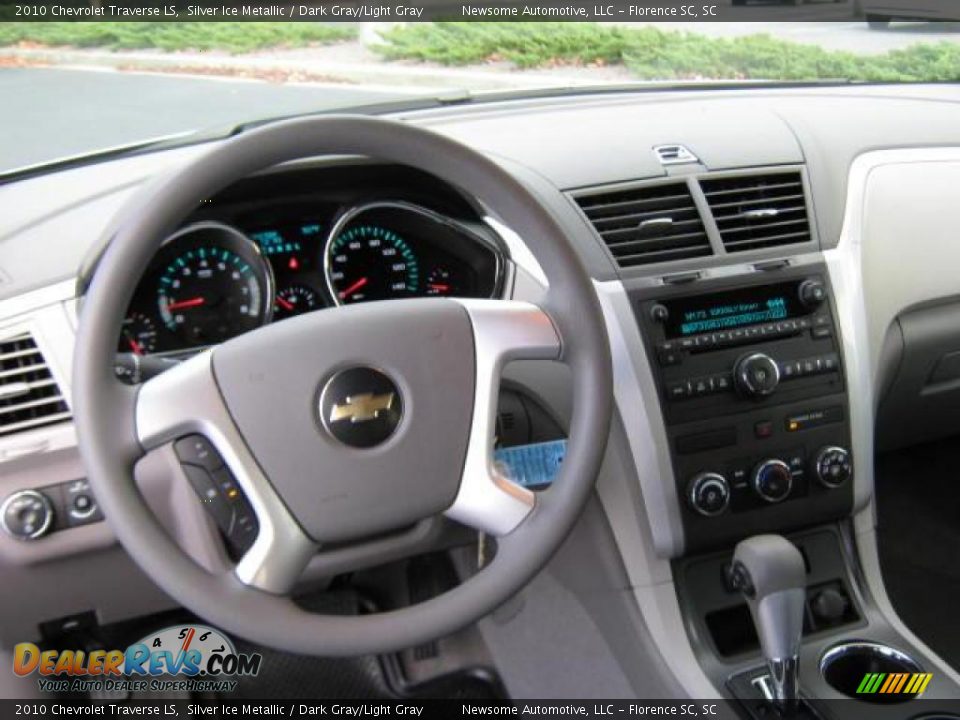 2010 Chevrolet Traverse LS Silver Ice Metallic / Dark Gray/Light Gray Photo #4