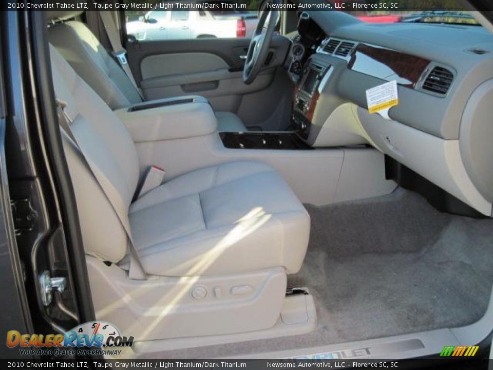 2010 Chevrolet Tahoe LTZ Taupe Gray Metallic / Light Titanium/Dark Titanium Photo #12