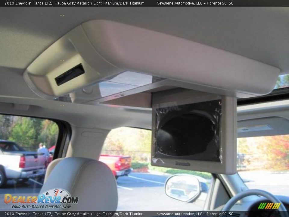 2010 Chevrolet Tahoe LTZ Taupe Gray Metallic / Light Titanium/Dark Titanium Photo #14