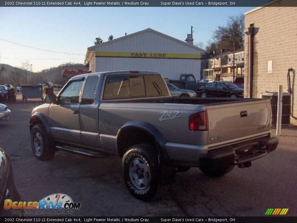 2002 Chevrolet S10 LS Extended Cab 4x4 Light Pewter Metallic / Medium Gray Photo #6