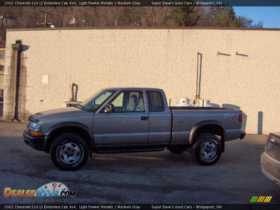 2002 Chevrolet S10 LS Extended Cab 4x4 Light Pewter Metallic / Medium Gray Photo #7