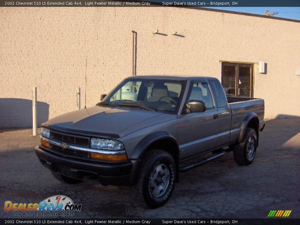 2002 Chevrolet S10 LS Extended Cab 4x4 Light Pewter Metallic / Medium Gray Photo #8