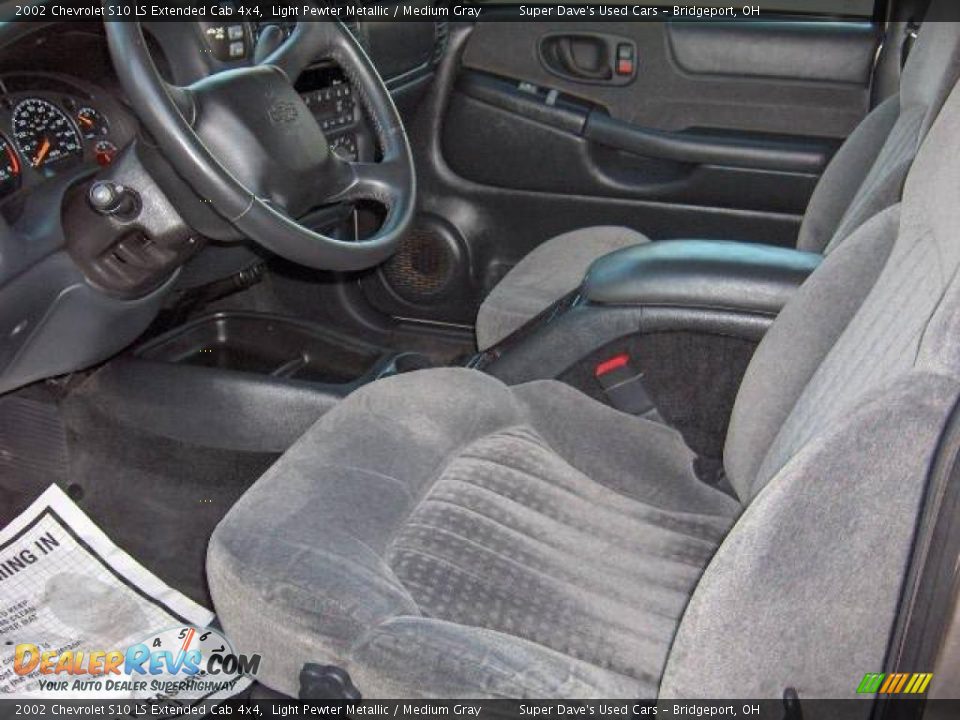 2002 Chevrolet S10 LS Extended Cab 4x4 Light Pewter Metallic / Medium Gray Photo #9