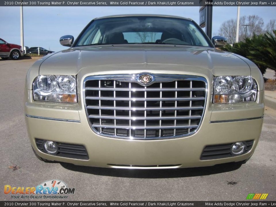 2010 Chrysler 300 Touring Walter P. Chryler Executive Series White Gold Pearlcoat / Dark Khaki/Light Graystone Photo #2