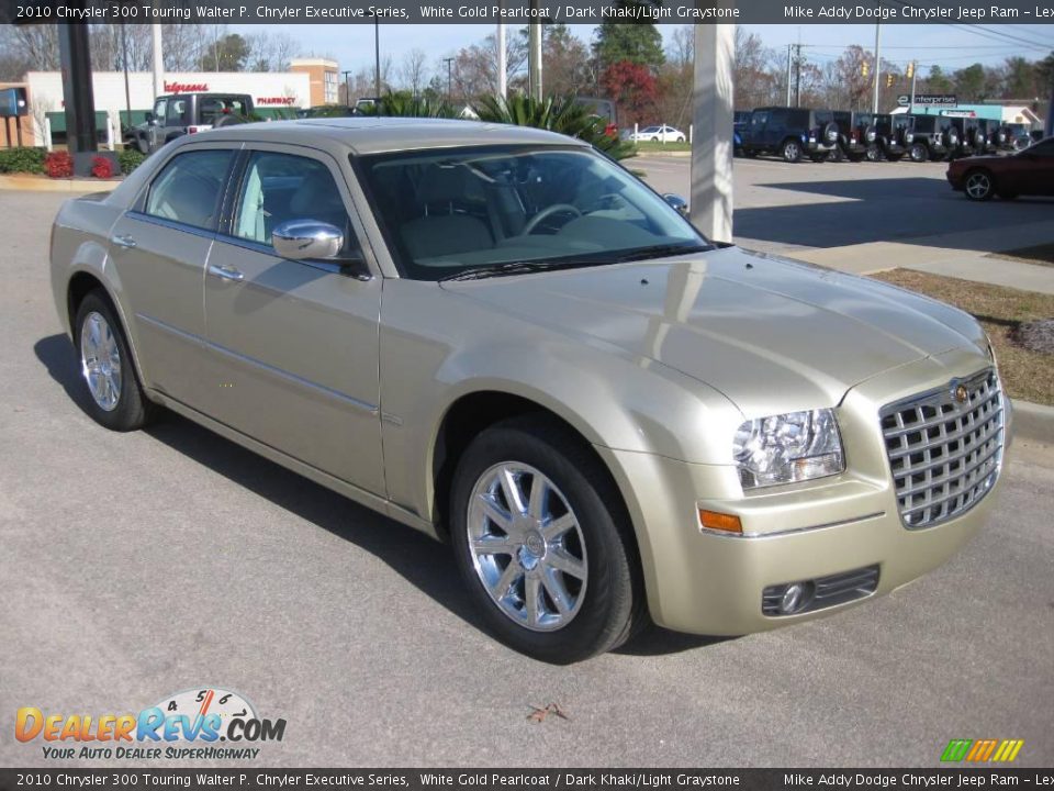 2010 Chrysler 300 Touring Walter P. Chryler Executive Series White Gold Pearlcoat / Dark Khaki/Light Graystone Photo #3