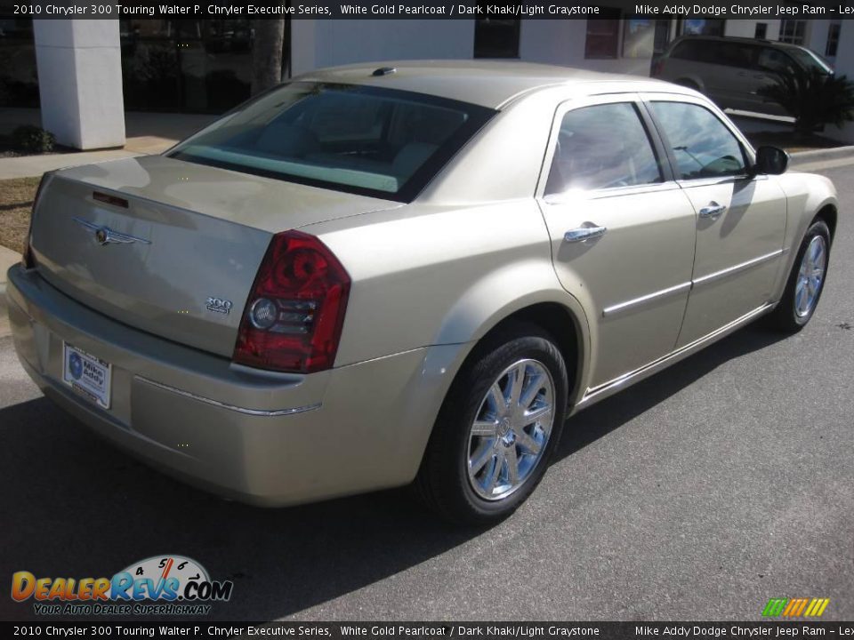 2010 Chrysler 300 Touring Walter P. Chryler Executive Series White Gold Pearlcoat / Dark Khaki/Light Graystone Photo #5