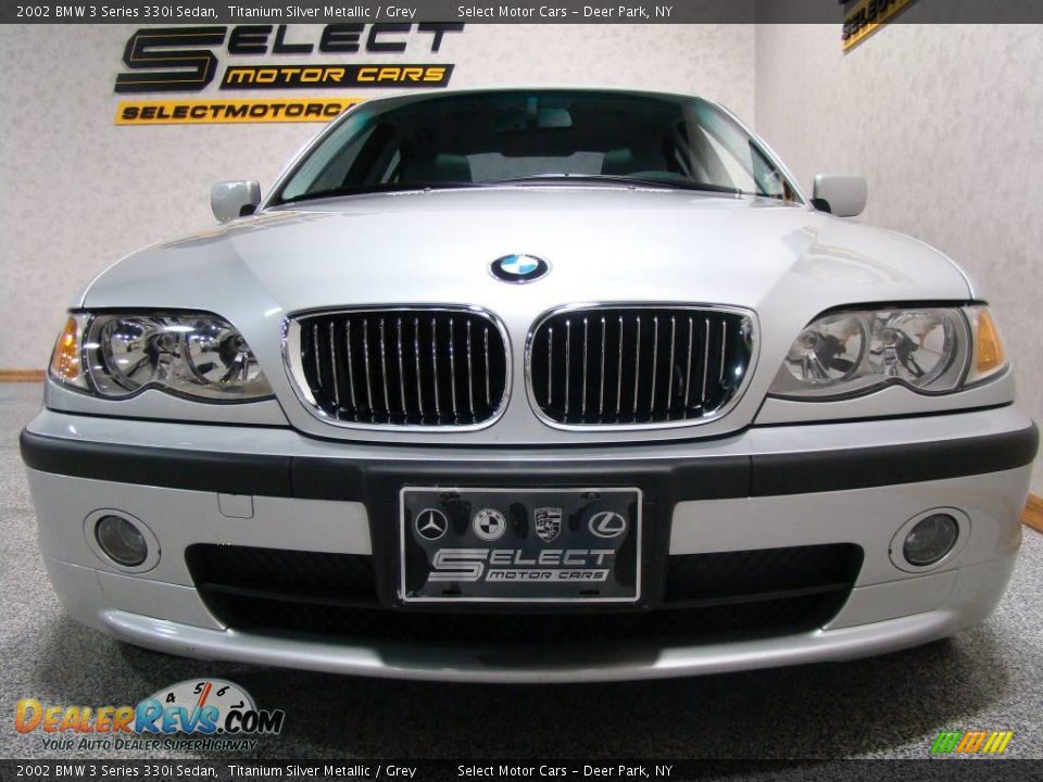 2002 BMW 3 Series 330i Sedan Titanium Silver Metallic / Grey Photo #2