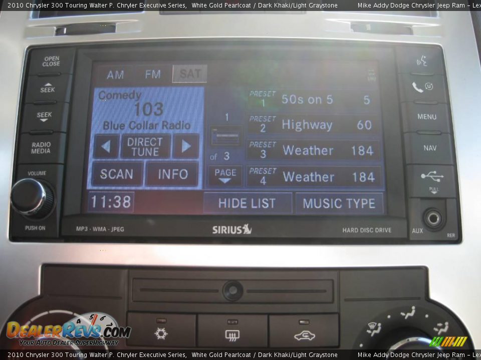 2010 Chrysler 300 Touring Walter P. Chryler Executive Series White Gold Pearlcoat / Dark Khaki/Light Graystone Photo #12