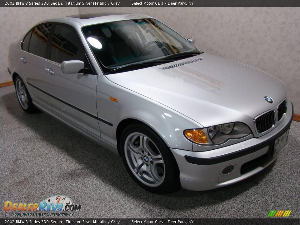 2002 BMW 3 Series 330i Sedan Titanium Silver Metallic / Grey Photo #3