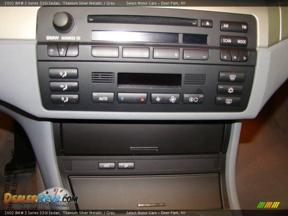 2002 BMW 3 Series 330i Sedan Titanium Silver Metallic / Grey Photo #10